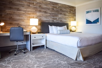 Room, 1 King Bed, Balcony (Harborside)