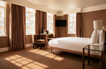 Deluxe Room (Collection)