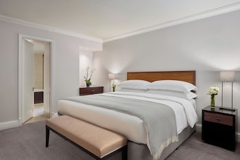 Regency, Suite, 1 King Bed