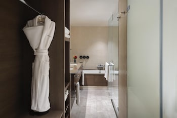 Premium Suite, Balcony