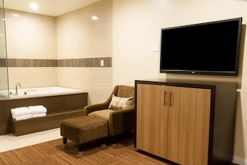Standard Room, 1 King Bed, Non Smoking, Jetted Tub