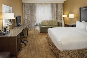 Deluxe Room, 1 King Bed, Courtyard View