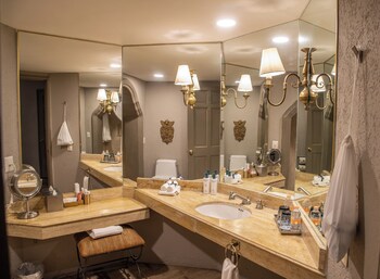 Master Suite King