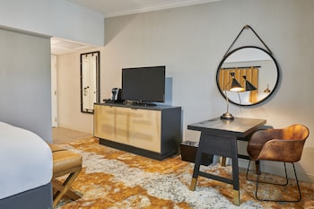 Junior Suite, 1 King Bed, Balcony