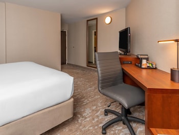 Room, 1 king bed Non-Smoking (2nd floor)