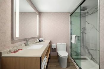 Superior Room, 2 Queen Beds (Smoke Free)