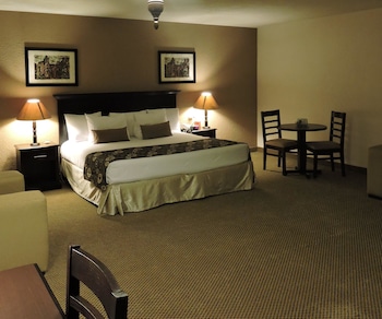 Standard Room, 1 King Bed, Smoking