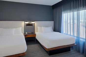 Deluxe Room, 2 Queen Beds (Mobility Accessible, Roll-In Shower)