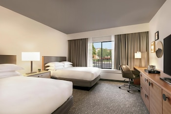 Room, 2 Queen Beds, Accessible (Mobility, Roll-In Shower)