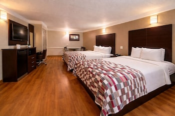 Suite, 2 Queen Beds, Non Smoking, Kitchen