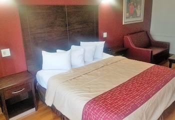 Suite, 1 King Bed, Non Smoking, Kitchen