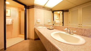Petite Suite 1 King Non-Smoking