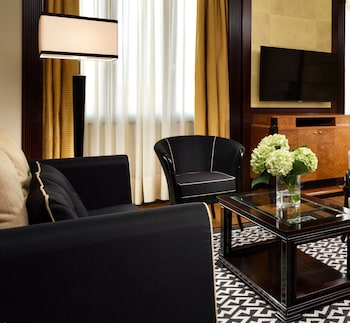 Junior Suite, 1 Queen Bed (Double)