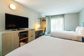 Standard Room, 2 Double Beds, Non Smoking, Ground Floor