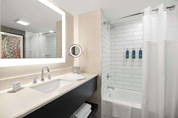 Suite, 2 Queen Beds, Non Smoking