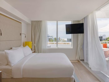 Suite, 1 King Bed