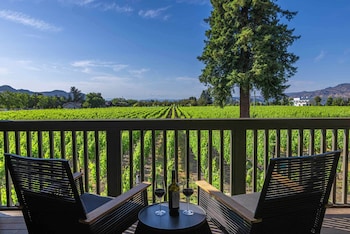 Vineyard King Suite