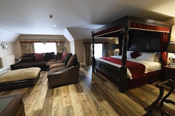 Suite, 1 King Bed, Sauna, Garden View (Four Poster Bed)