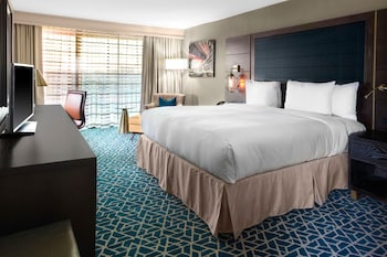 Room, 1 King Bed, Balcony