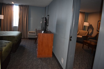 Suite, Multiple Beds, Non Smoking