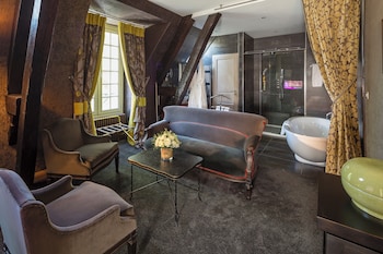 Suite (Prestige)