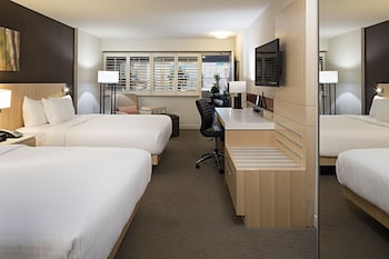Deluxe Room, 2 Bedrooms, Poolside