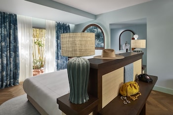 Room (Garden)
