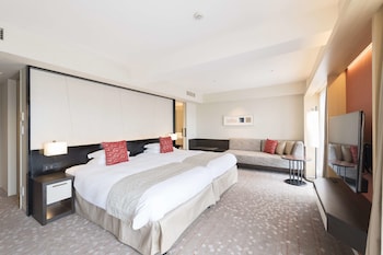 Luxury Hollywood Twin Room, Non Smoking A 44.4m2 (Gym Access, Shuttle Bus from Kyoto St)