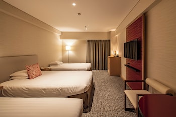 Superior Triple Room 4th floor (2beds for 1-2 people)