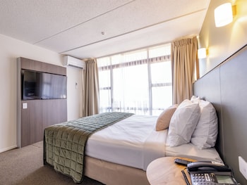 Junior King Suite with Lounge