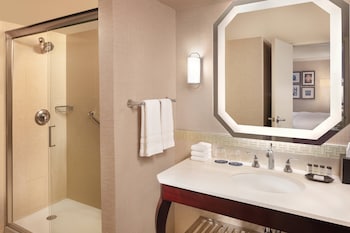 Executive Suite, 1 King Bed with Sofa bed