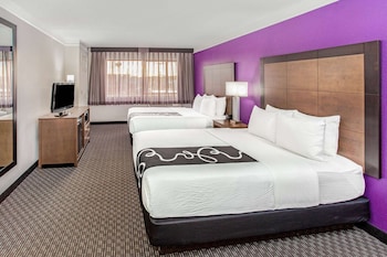 Room, 2 Queen Beds, Non Smoking