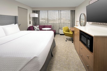 Standard Room, 1 Queen Bed, Accessible Bathtub (Mobility)