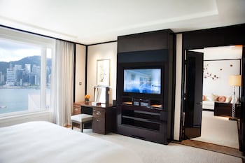 Superior Harbour View Suite