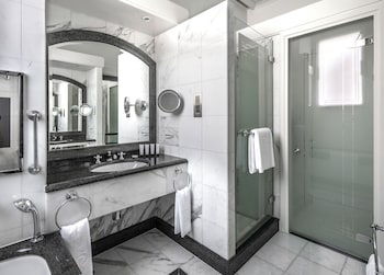 Superior Courtyard Suite