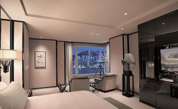 Deluxe Harbour View Suite
