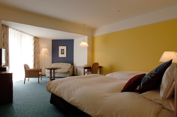 Twin Room, Non-Smoking (South Building, South Resort Floor, Single Use)