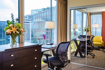 Deluxe Room, 1 King Bed