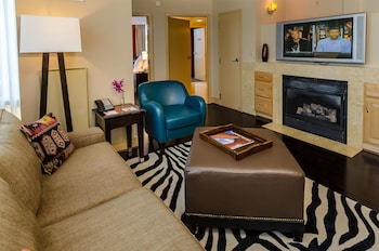 Suite, 1 Bedroom (King w/Full Kitchen)