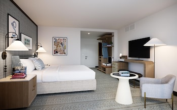 Suite, 1 Bedroom (Wild Rose Suite  King)