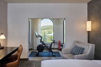 Room, 2 Queen Beds (with Peloton)