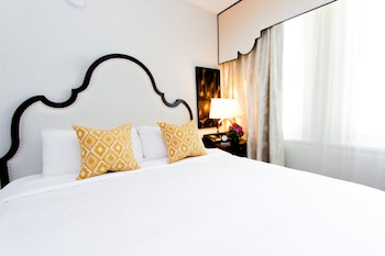 Standard Room, 1 King Bed