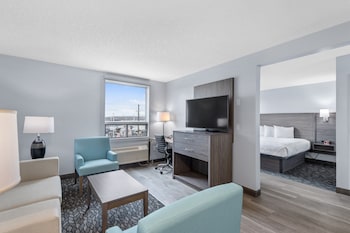 Premium Suite, 1 King Bed with Sofa bed, Kitchenette
