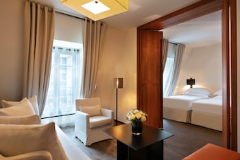 Deluxe Suite, 1 King Bed