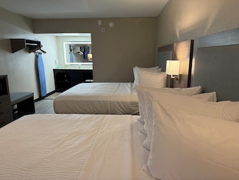 Room, 2 Queen Beds, Non Smoking