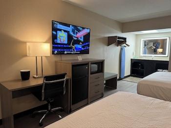 Room, 2 Queen Beds, Accessible, Non Smoking (Bathtub w/ Grab Bars, Mobility)
