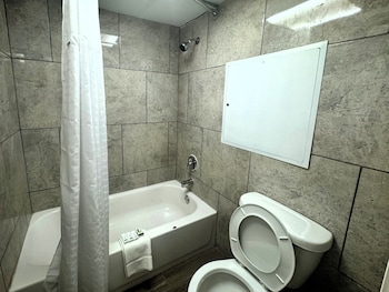 Room, 2 Queen Beds, Accessible, Non Smoking (Bathtub w/ Grab Bars, Mobility)