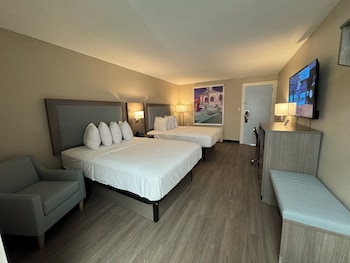 Room, 2 Queen Beds, Accessible, Non Smoking (Bathtub w/ Grab Bars, Mobility)