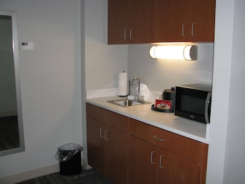 Room, 1 King Bed, Non Smoking, Jetted Tub