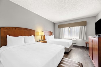 Standard Room, 2 Queen Beds, Non Smoking, Refrigerator